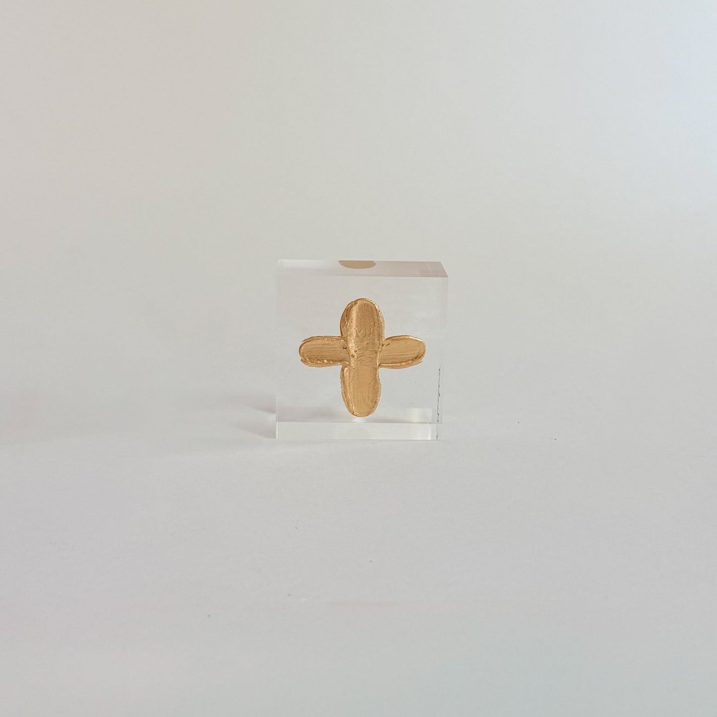 2x2 Single Gold Cross Acrylic